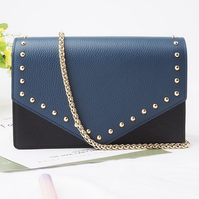 2021批發手提包中國(guó)金(jīn)屬闆品牌徽标女(nǚ)士單肩包手提包