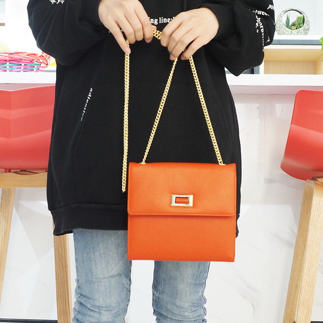 2021年(nián)最新設計(jì)師(shī)品牌供應商女(nǚ)士包女(nǚ)士時(shí)尚手提包旅行(xíng)皮革手提包