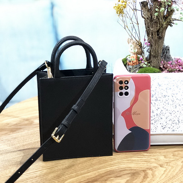 2021春季黑(hēi)色再生(shēng)皮革女(nǚ)孩斜挎小(xiǎo)包女(nǚ)士斜挎包