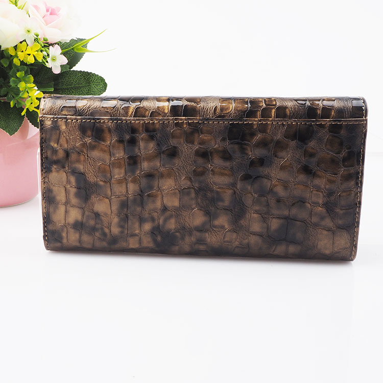 高(gāo)品質長(cháng)漆皮錢(qián)包