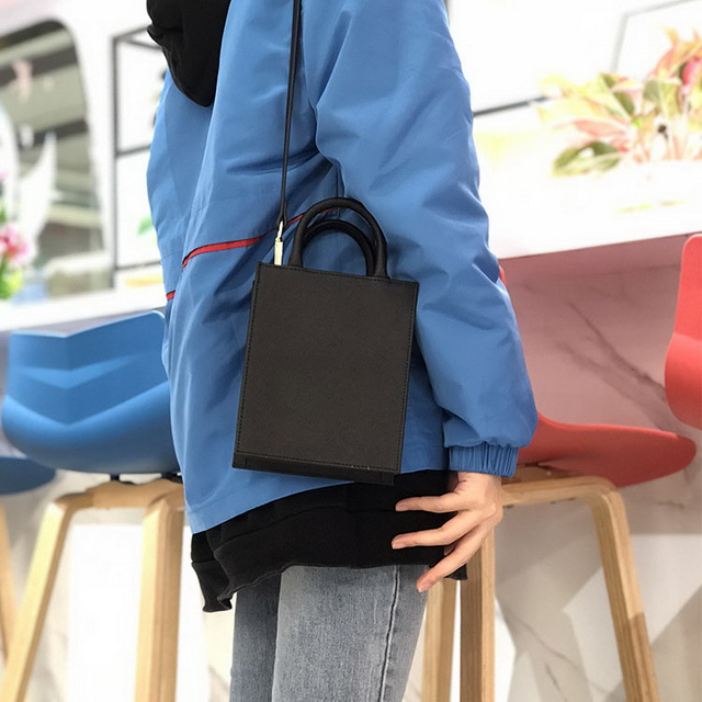 2021春季黑(hēi)色再生(shēng)皮革女(nǚ)孩斜挎小(xiǎo)包女(nǚ)士斜挎包