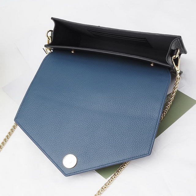 2021批發手提包中國(guó)金(jīn)屬闆品牌徽标女(nǚ)士單肩包手提包